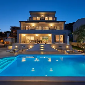 https://villa-mila-trogir.splithotels.org